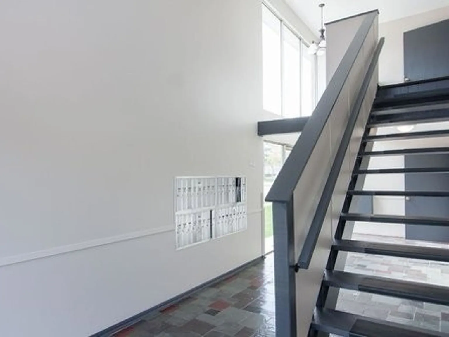2400 Northwestern Ave — Photo 4