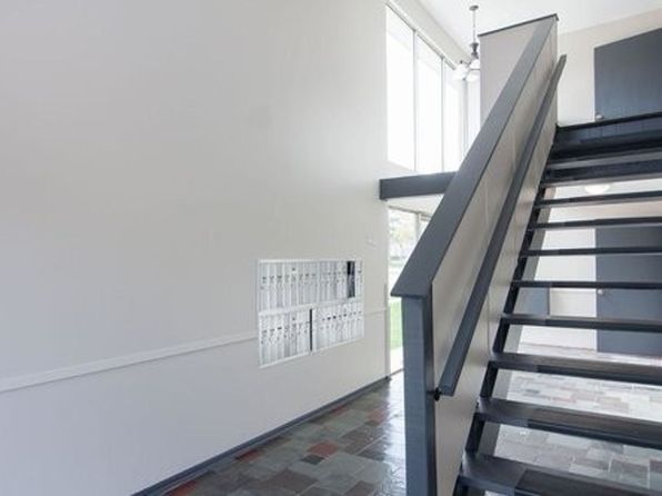 2400 Northwestern Ave APT 17