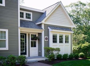 11 Lowell Dr, Hopkinton, MA 01748