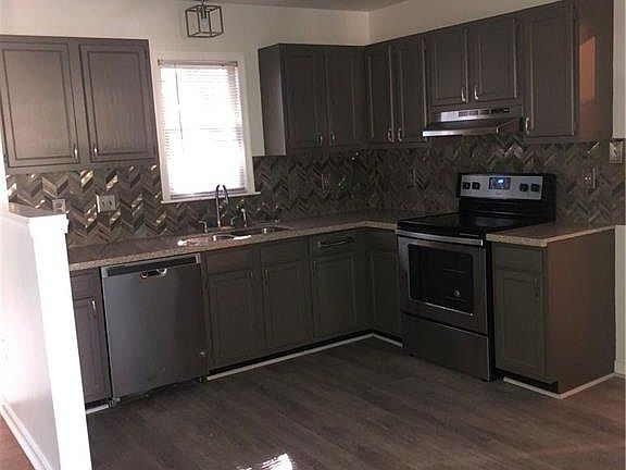 3rd image of 1407 Middleberry Dr