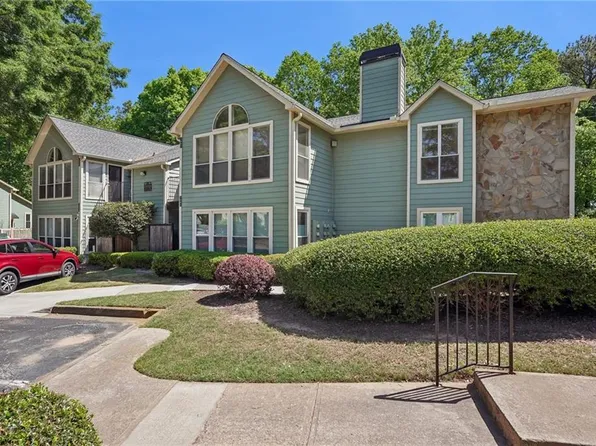 3019 Canyon Point Cir, Roswell, GA 30076