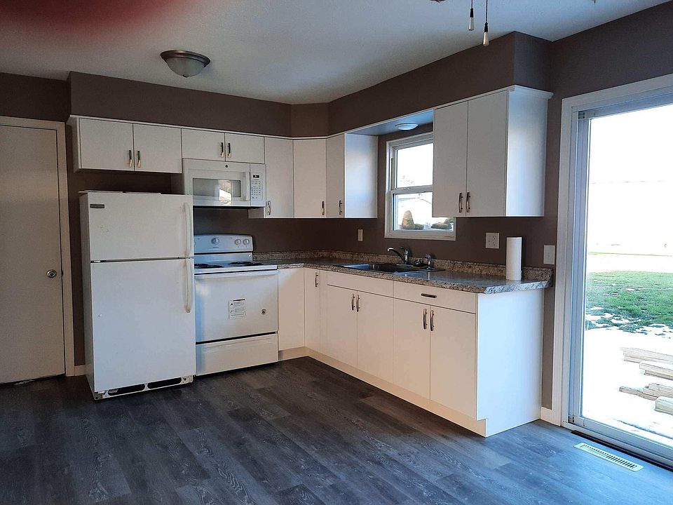 1st image of 1829 Lakeview Dr