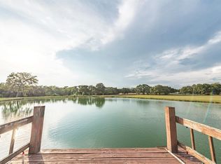 1047 Bobcat Ln, Hallettsville, TX 77964