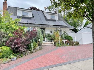 1528 Clay St, Elmont, NY 11003