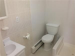 2nd image of 129 Richmond St #1