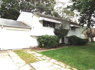 33 Lodge Pl, West Babylon, NY 11704