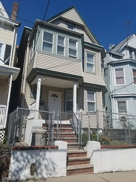 145 N 5th St photo 1