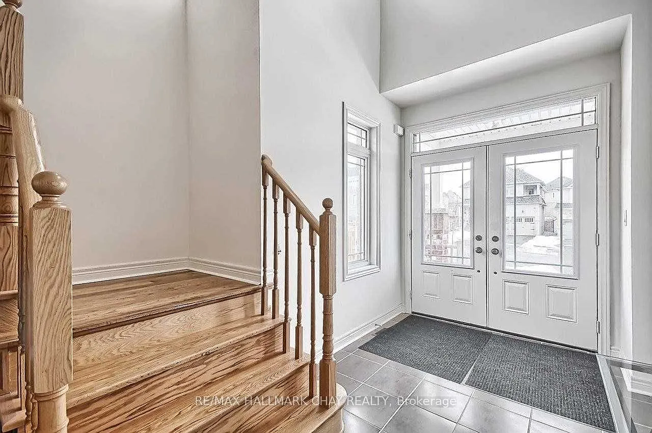 4 bed, $3,200 — Photo 2