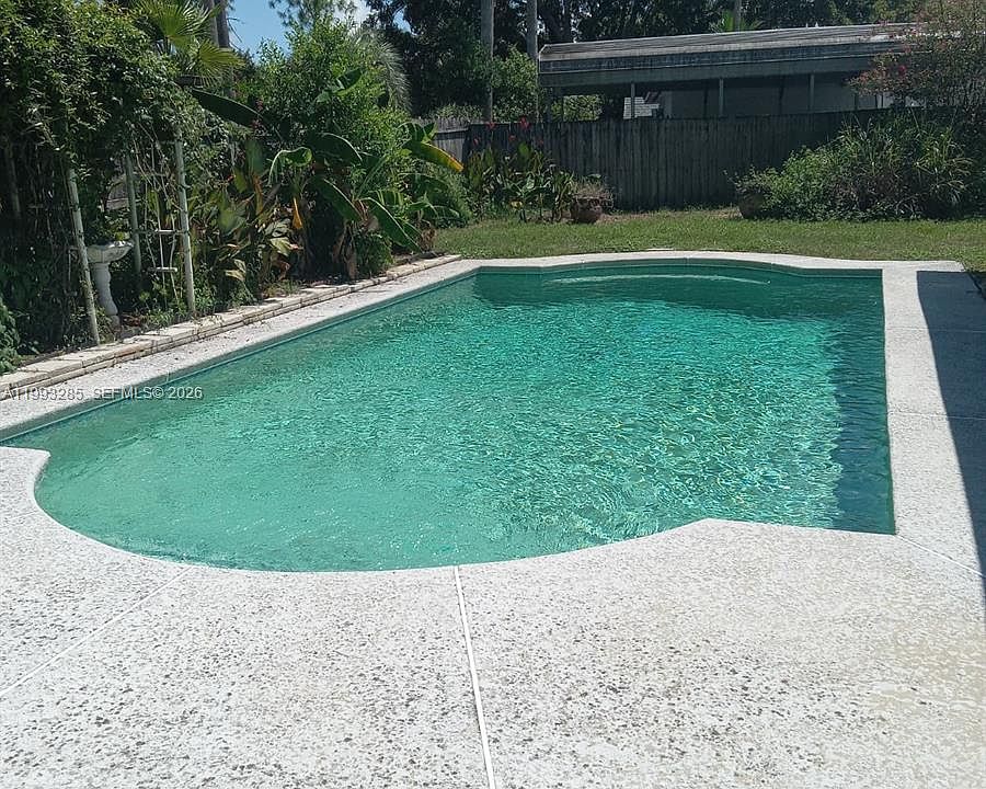 1st image of 6035 Caprice Dr