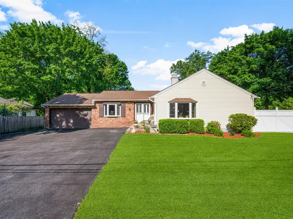 206 Wood Hampton Drive, White Plains, NY 10603