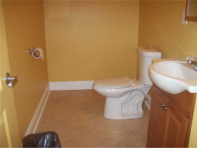 2nd image of 223 N Rendon St