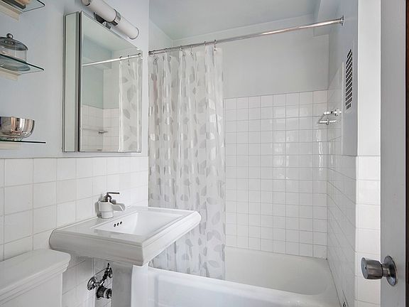 2nd image of 201 E 37th St APT 7A