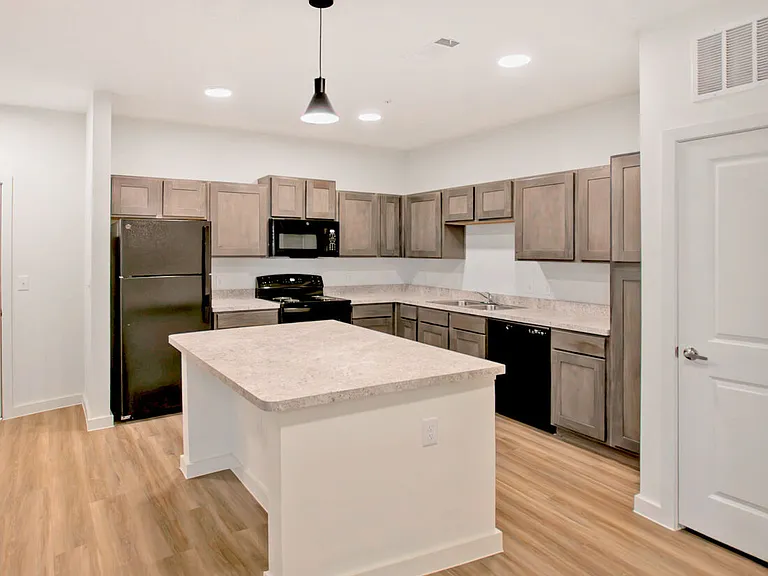 Loma Vista Lofts — Photo 31