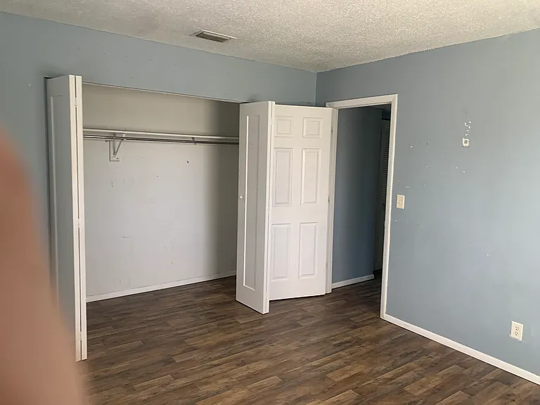 656 Williamsburg Dr #4 — Photo 16