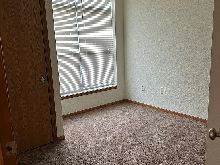 Selby Grotto Apartments — Photo 7