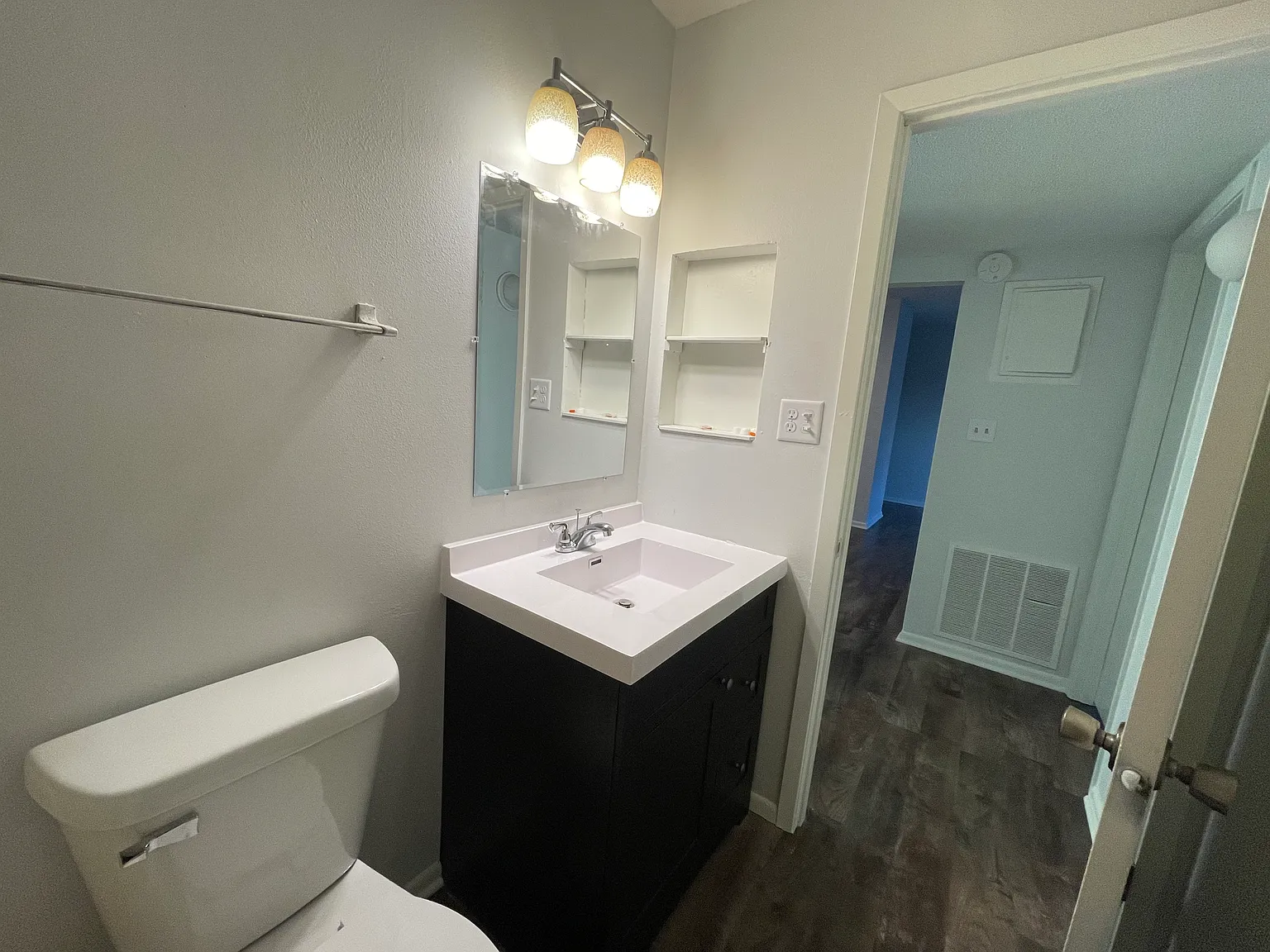 2 bed, 750 sqft, $850 — Photo 4