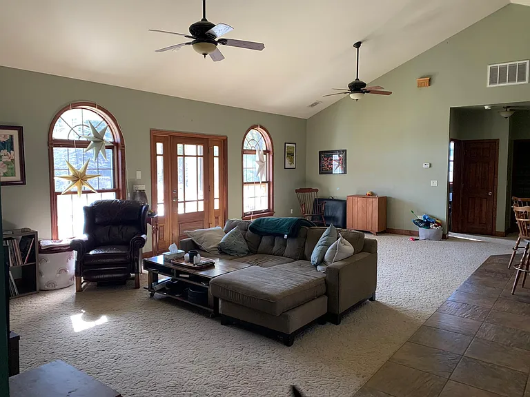 2738 W Lydius St — Photo 2