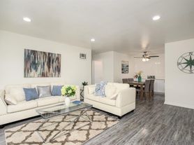 1555 Broadway