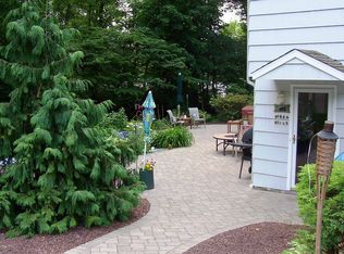 34 Shawnee Rd, Trumbull, CT 06611