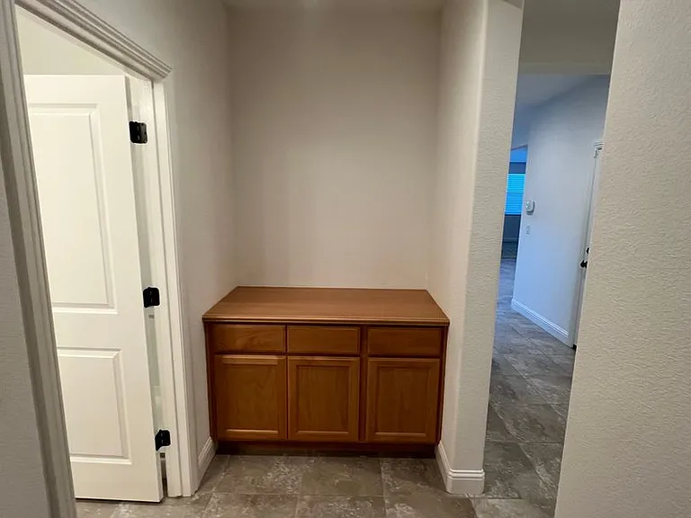 1512 Peony Ln — Photo 7