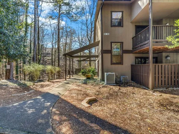 901 River Run Dr, Sandy Springs, GA 30350