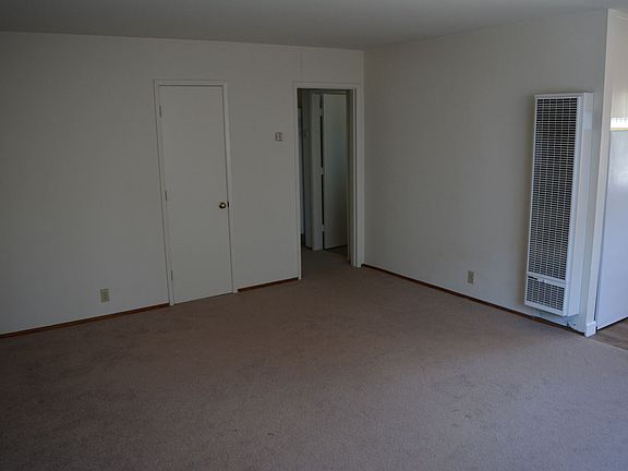 3rd image of 465 Ventura Ave