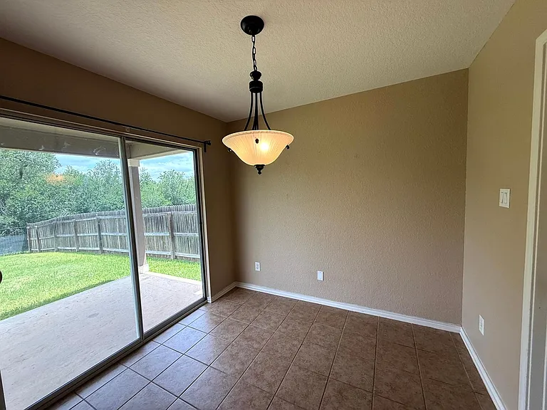 15523 Jane Grv — Photo 12