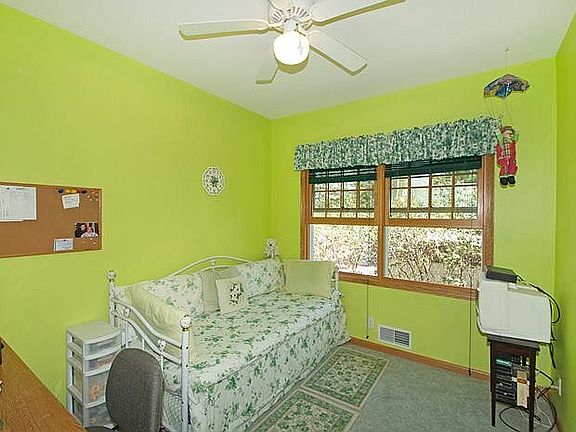 3rd image of 26354 Lakeview Dr