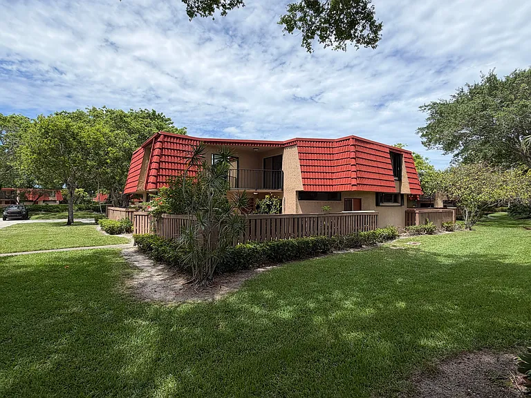 8273 Severn Dr #D — Photo 3