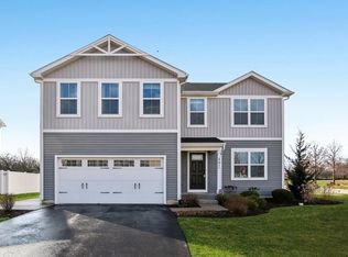 491 E Meadowdale Cir, Hampshire, IL 60140