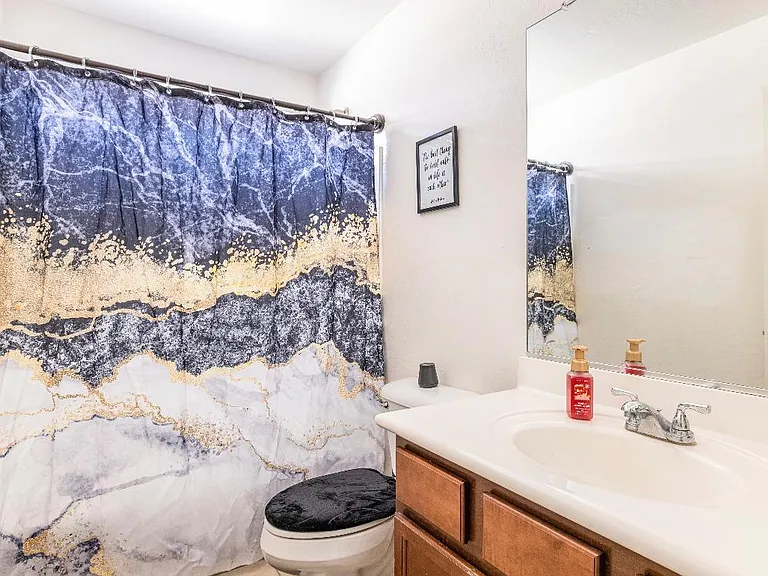 5727 S 35th Pl — Photo 16