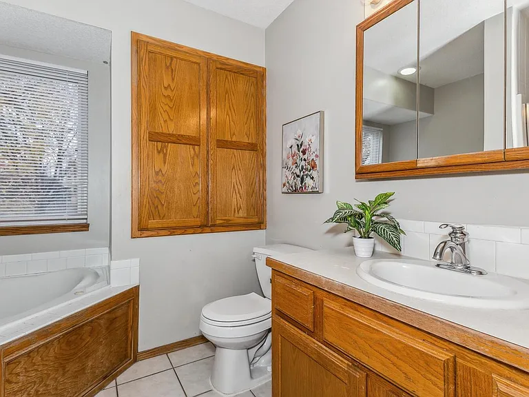 601 W Autumn Ridge Ct — Photo 7