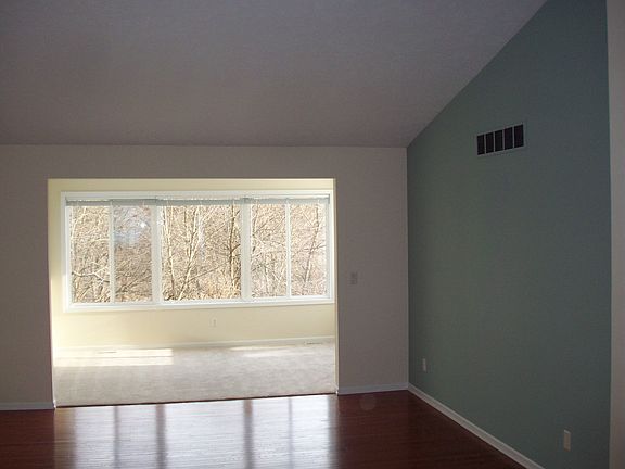 4th image of 1934 Dunlin Ct NE