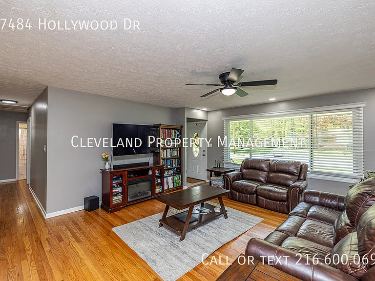 27484 Hollywood Dr — Photo 5