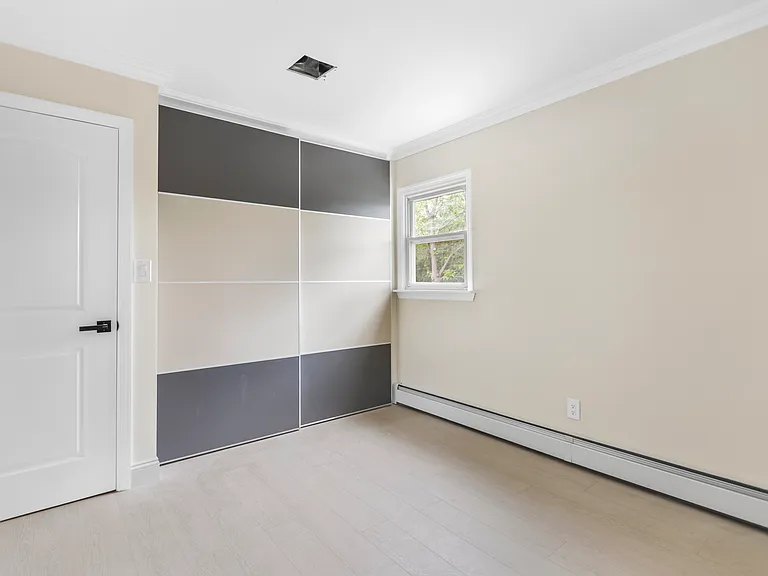25 Adrienne Ln — Photo 16