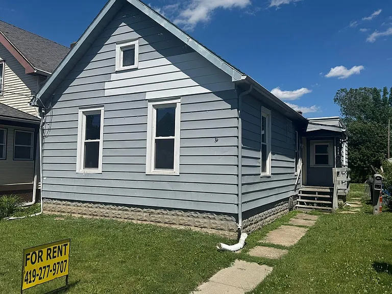 557 Valleywood Dr — Photo 1