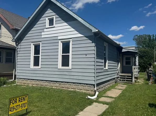 557 Valleywood Dr, Toledo, OH 43605
