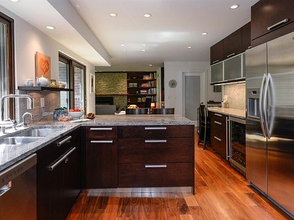3rd image of 2717 Holyoke Ln