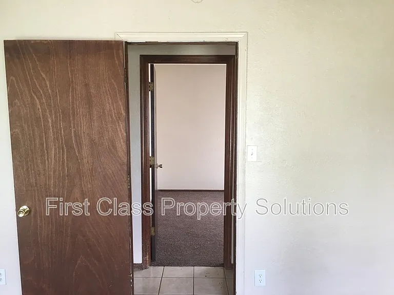 513 NW 114th St — Photo 10