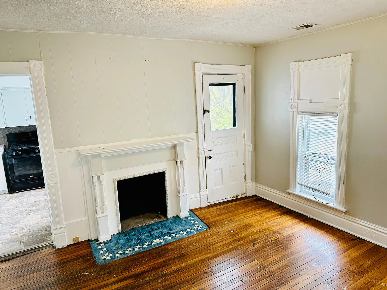 2 bed, 1090 sqft, $1,550 — Photo 4