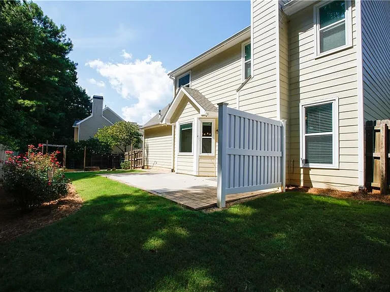 1005 Landover Xing — Photo 46