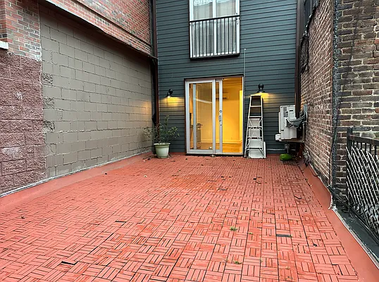 Rented by Michal Kuras, LREB | media 14