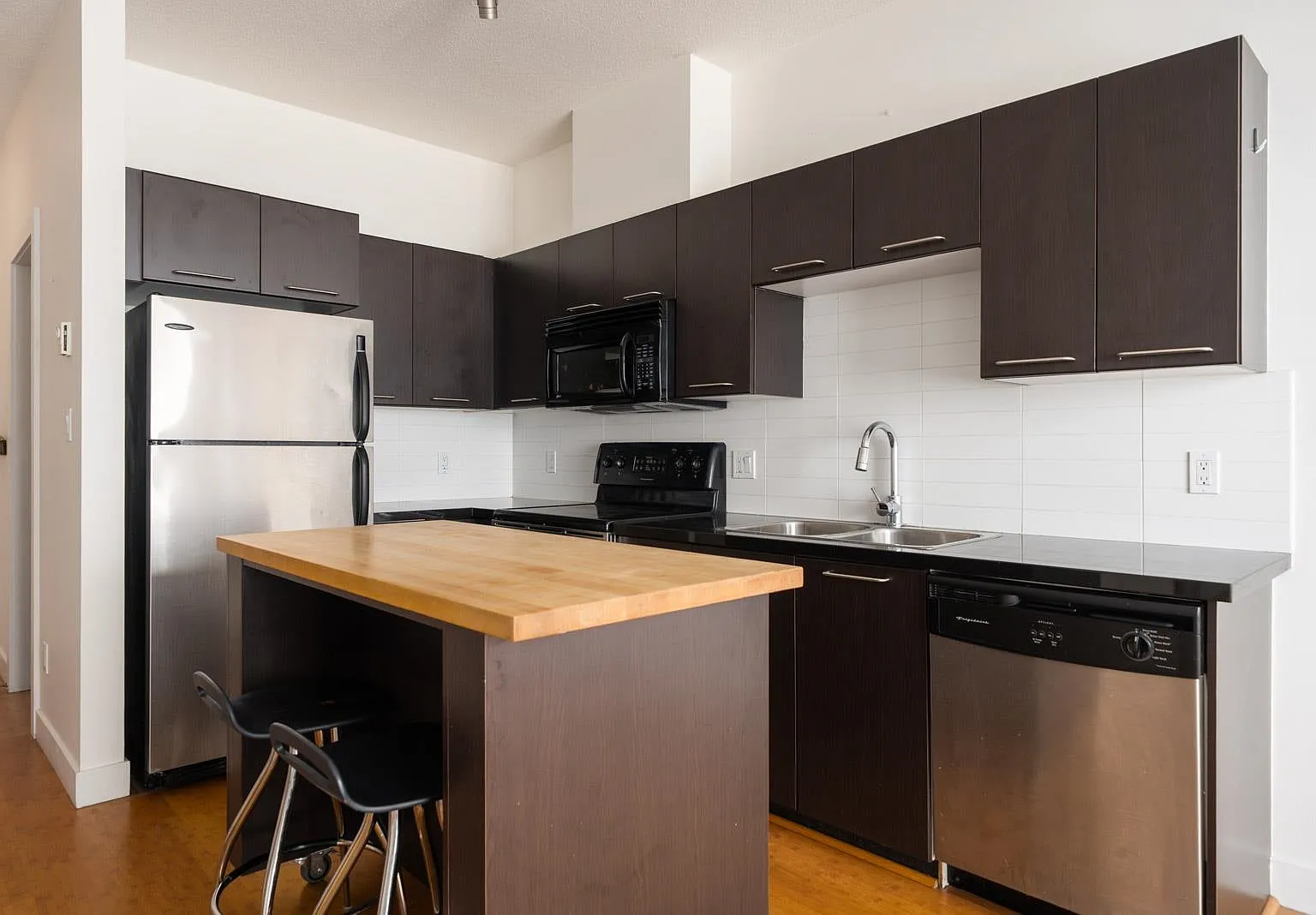 1 bed, 643 sqft, $2,600 — Photo 2