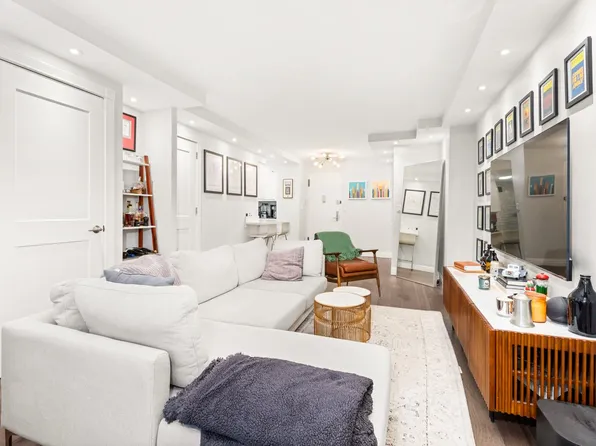 77 W 55th St APT 7C, New York, NY 10019