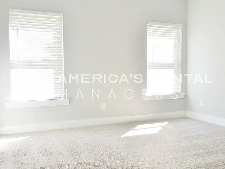 5596 Park Side Rd — Photo 10