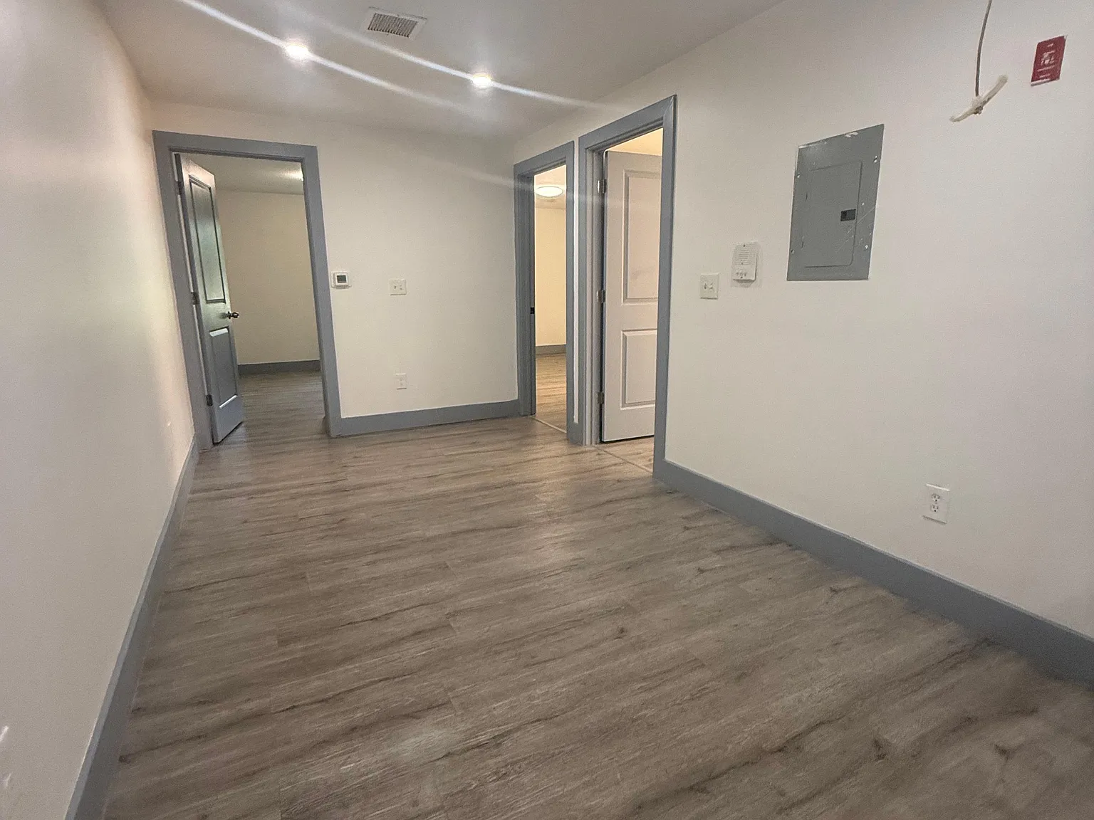 4 bed, $2,500 — Photo 2