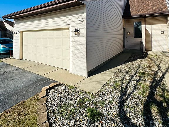 2nd image of 2753 Stonebluff Dr SW #88