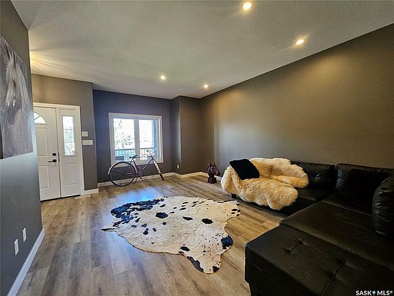 4th image of 300 2nd St E