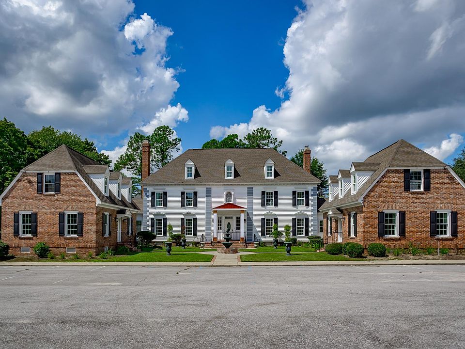 1 Smallwood Campus in northeast Columbia. The main building features 2 units that each have 3 BD/2.5 BA. Each of the side buildings have 2 BD/2BA. The two units in the main building rent monthly for $2,150 each and each of the side buildings rent monthly