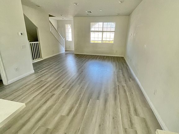 3rd image of 12164 Meridian Dr